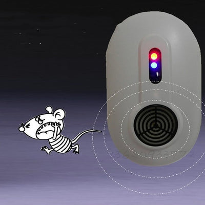 Electronic ultrasonic mouse repeller for cats – safe, humane pest control device that drives mice away with ultrasonic sound waves